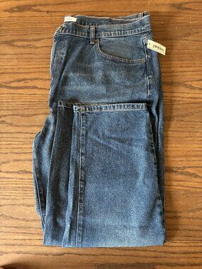 Amazon Essentials Men's Heavyweight Stretch Slim-Fit Jeans; Mid-Rise; 42W 28L